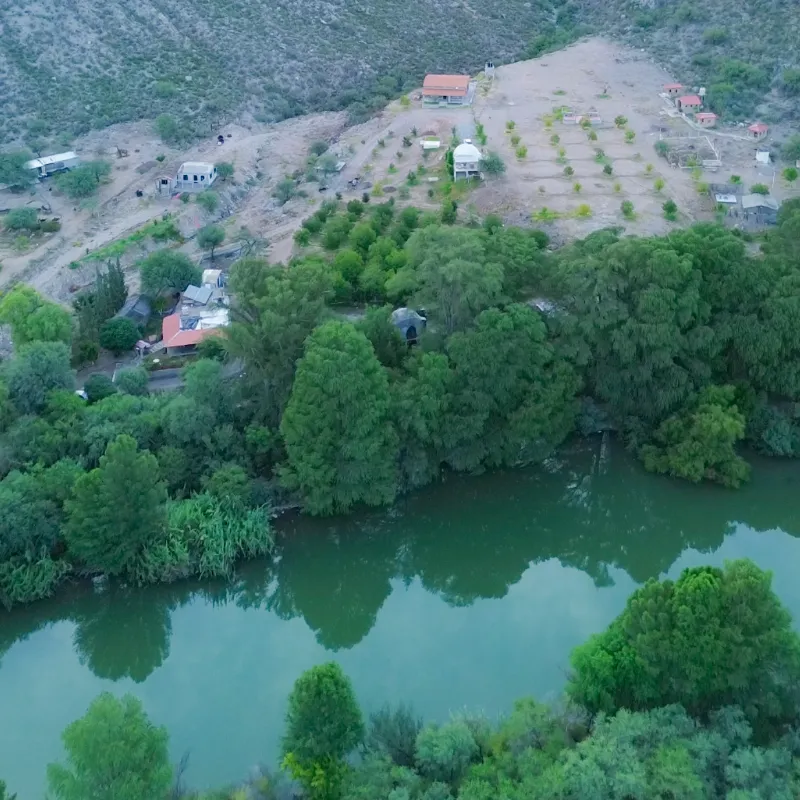 GLAMPING CONTENEDOR "FRESNO"