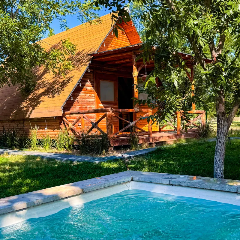 GLAMPING TIPO CABAÑA "ZEUS"